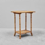 677060 Lamp table